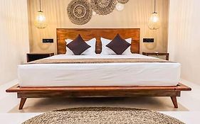 The Neylipz - Fully Air Conditioned 3 Bedroom Apartment