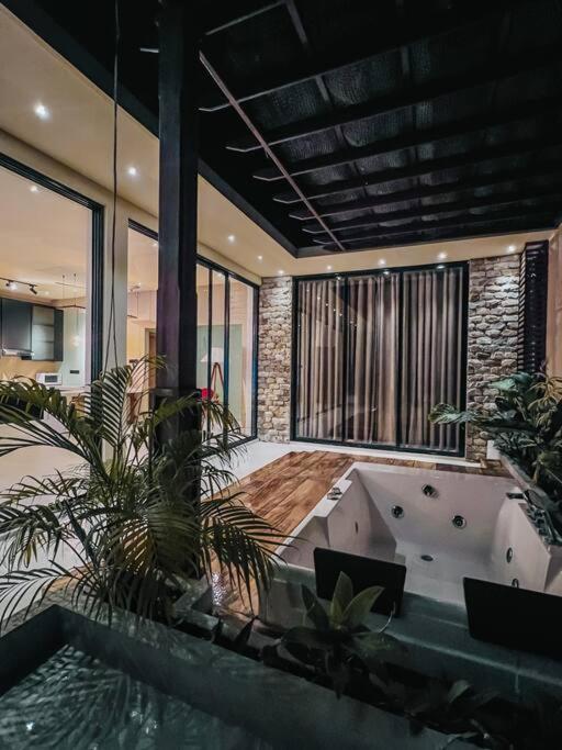 The Neylipz - Fully Air Conditioned 3 Bedroom Apartment Weligama Exterior photo